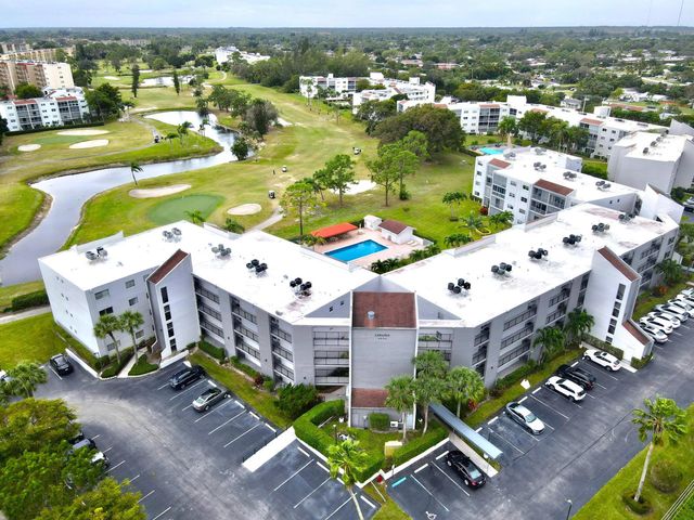 6850 10th Avenue N 406, Greenacres, FL 33467