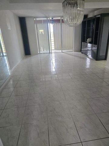 6850 10th Avenue N 406, Greenacres, FL 33467