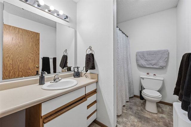 56 West Side Drive, Iowa City, IA 52246