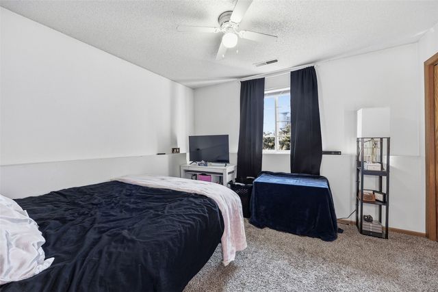 56 West Side Drive, Iowa City, IA 52246