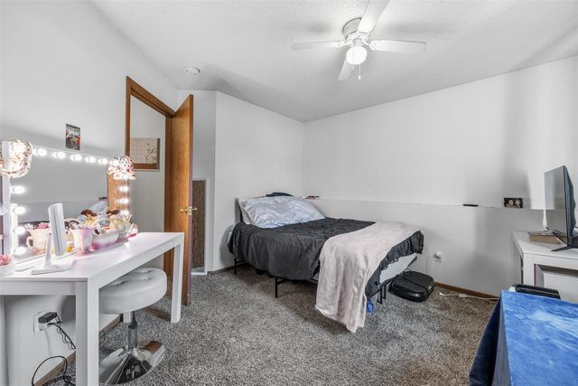 56 West Side Drive, Iowa City, IA 52246