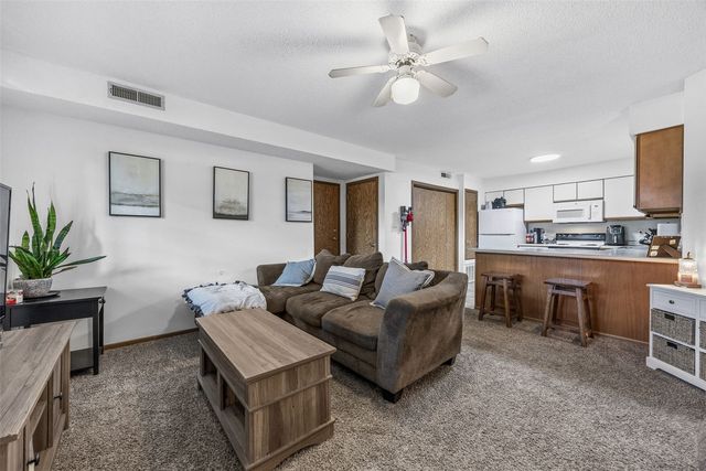 56 West Side Drive, Iowa City, IA 52246