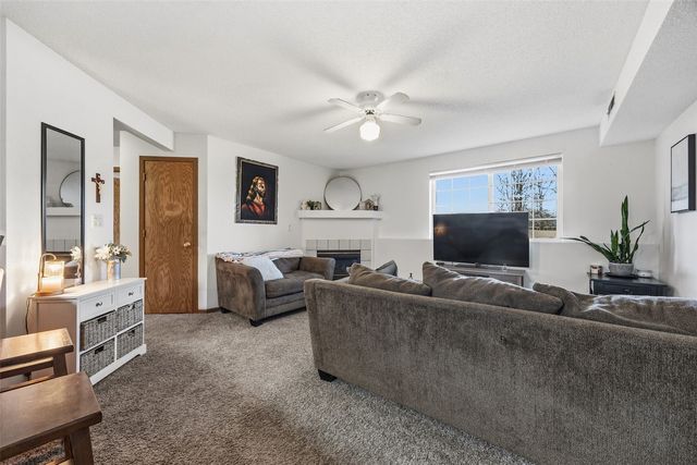 56 West Side Drive, Iowa City, IA 52246