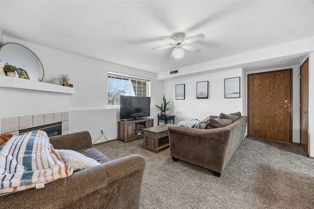 56 West Side Drive, Iowa City, IA 52246