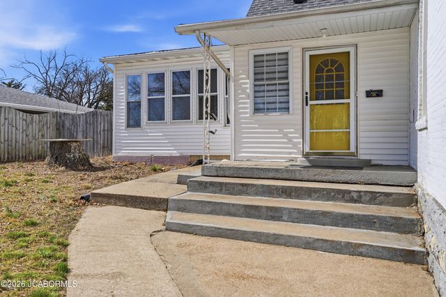 706 NELSON DRIVE, Jefferson City, MO 65101