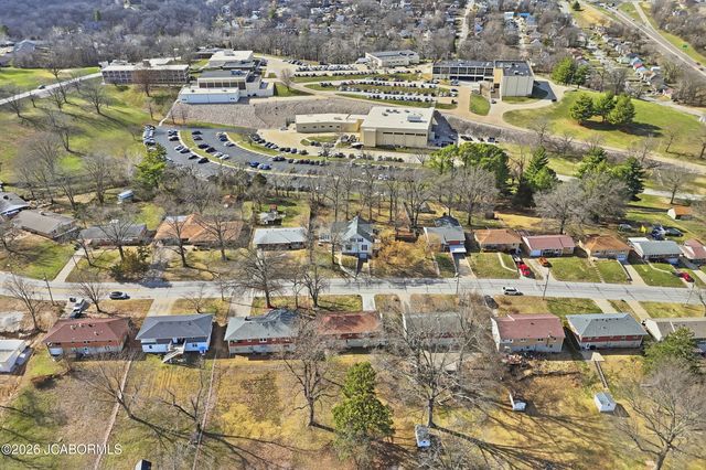 706 NELSON DRIVE, Jefferson City, MO 65101