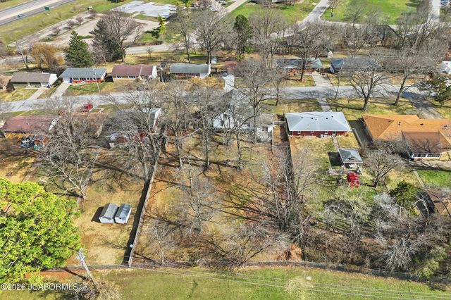 706 NELSON DRIVE, Jefferson City, MO 65101