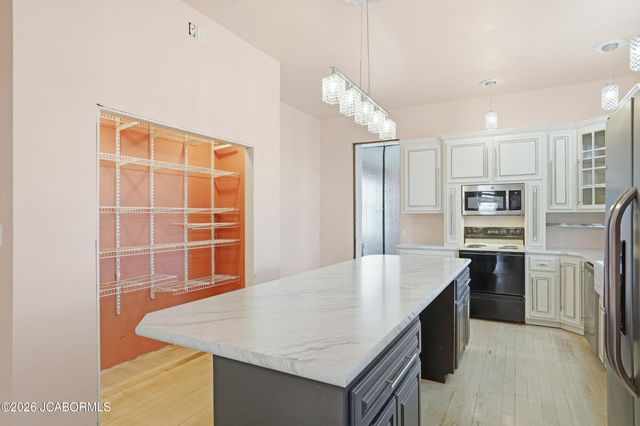 706 NELSON DRIVE, Jefferson City, MO 65101