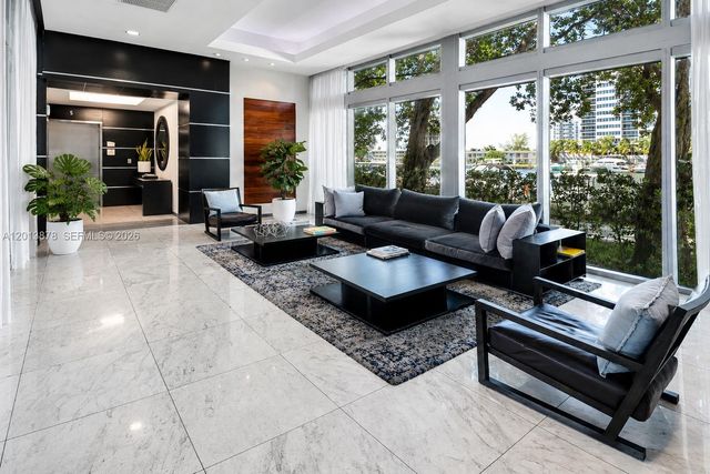 7930 East Dr 506, North Bay Village, FL 33141