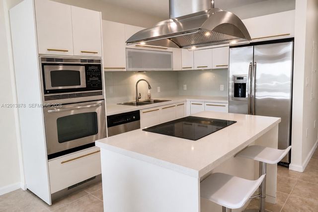 7930 East Dr 506, North Bay Village, FL 33141