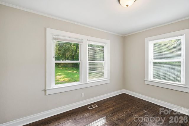 2955 Amay James Avenue, Charlotte, NC 28208
