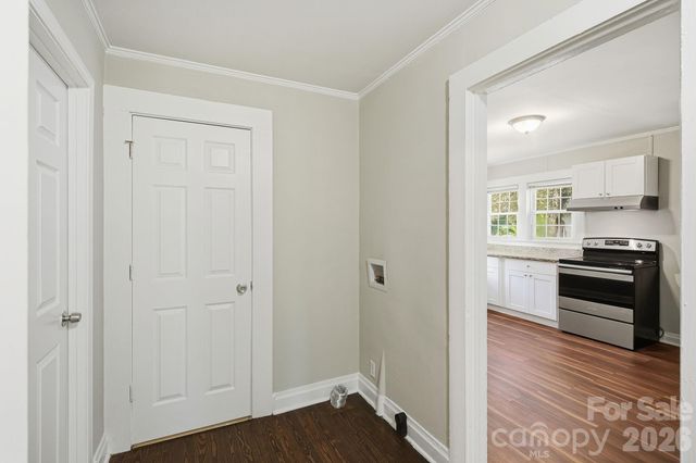 2955 Amay James Avenue, Charlotte, NC 28208