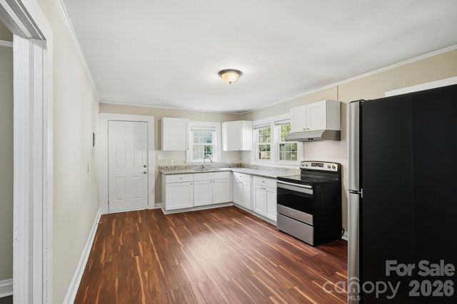 2955 Amay James Avenue, Charlotte, NC 28208