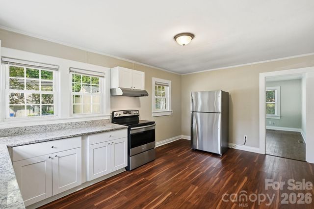 2955 Amay James Avenue, Charlotte, NC 28208