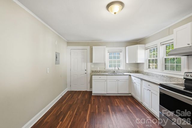 2955 Amay James Avenue, Charlotte, NC 28208