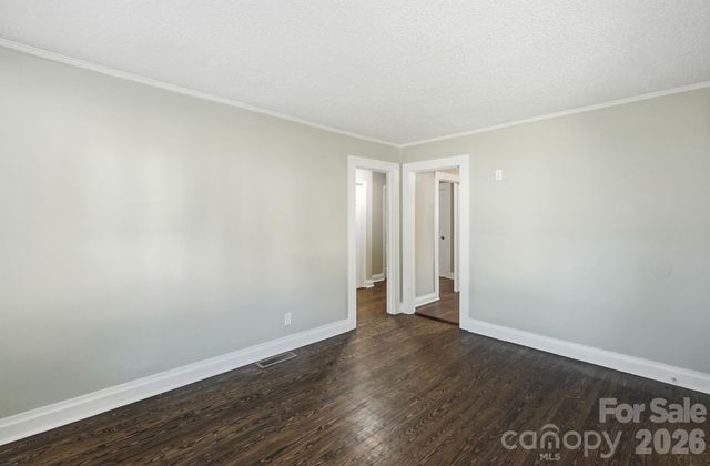 2955 Amay James Avenue, Charlotte, NC 28208