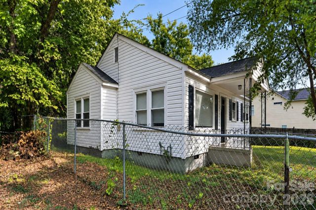 2955 Amay James Avenue, Charlotte, NC 28208