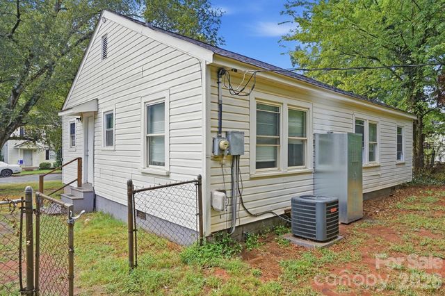 2955 Amay James Avenue, Charlotte, NC 28208