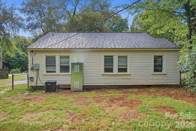 2955 Amay James Avenue, Charlotte, NC 28208