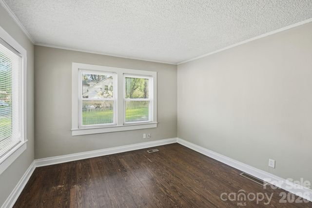 2955 Amay James Avenue, Charlotte, NC 28208