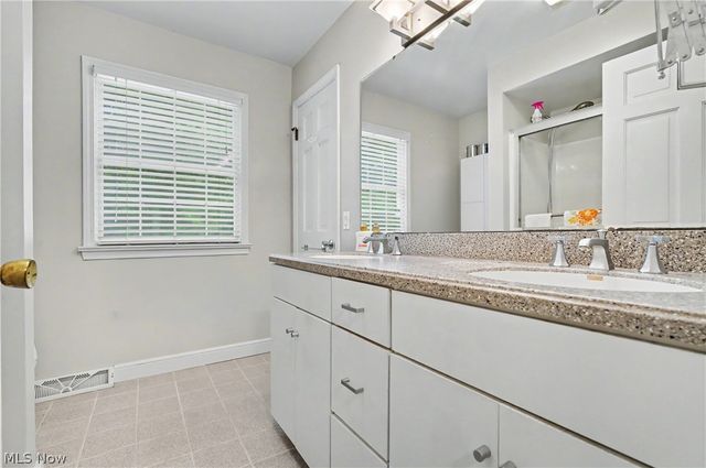 553 N Briarcliff Drive, Canfield, OH 44406
