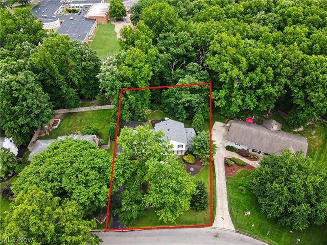 553 N Briarcliff Drive, Canfield, OH 44406