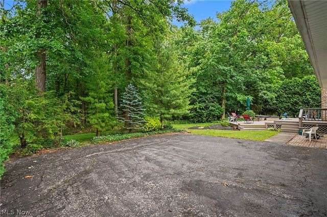 553 N Briarcliff Drive, Canfield, OH 44406