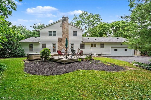 553 N Briarcliff Drive, Canfield, OH 44406