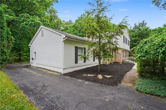 553 N Briarcliff Drive, Canfield, OH 44406