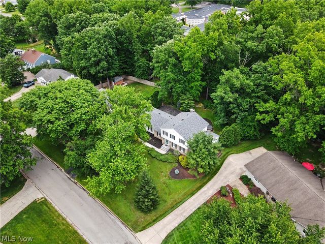 553 N Briarcliff Drive, Canfield, OH 44406