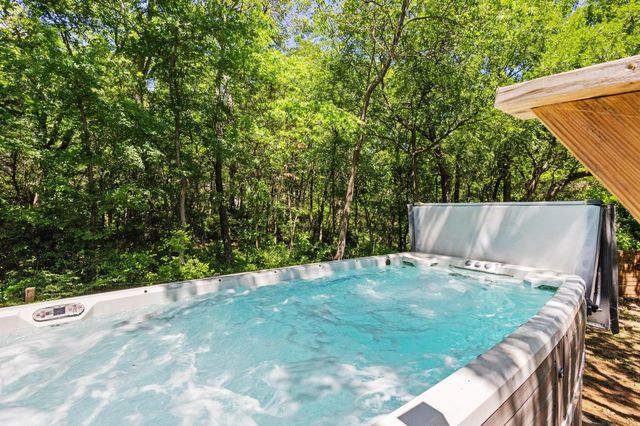 336 Kirk Avenue, Pottsboro, TX 75076