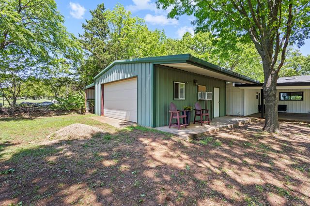 336 Kirk Avenue, Pottsboro, TX 75076
