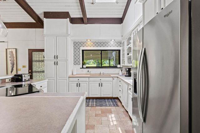 336 Kirk Avenue, Pottsboro, TX 75076