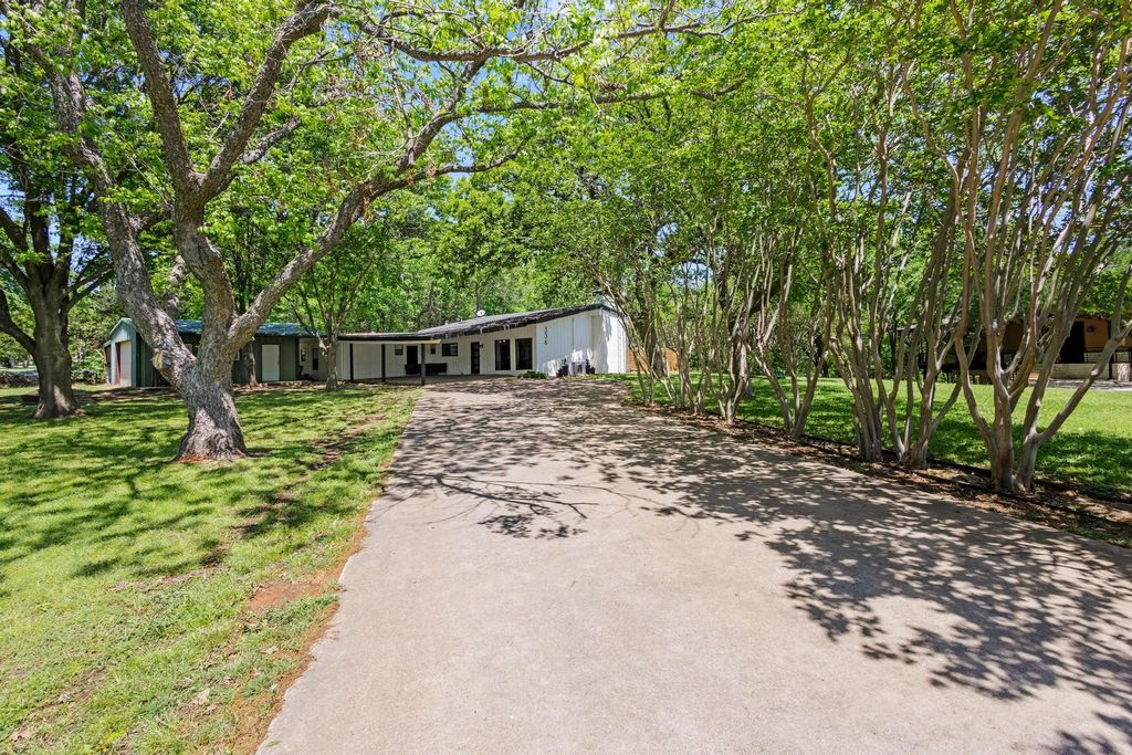 336 Kirk Avenue, Pottsboro, TX 75076