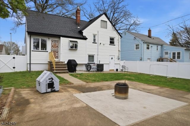 51 Albert Ter, Bloomfield Twp., NJ 07003