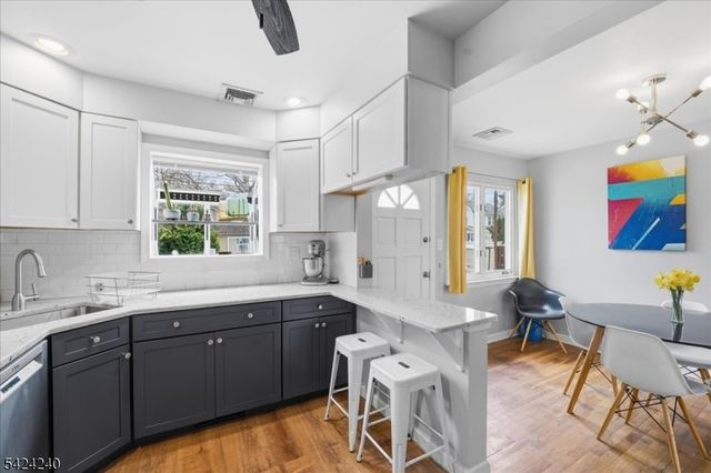 51 Albert Ter, Bloomfield Twp., NJ 07003