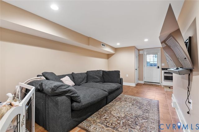 2216 Grove Ave, Richmond, VA 23220