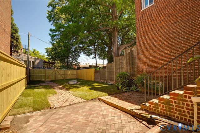 2216 Grove Ave, Richmond, VA 23220