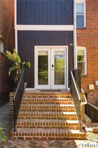 2216 Grove Ave, Richmond, VA 23220