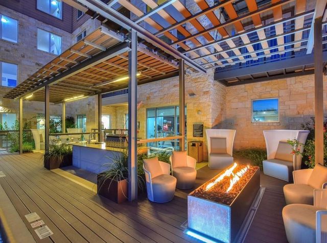 1900 Barton Springs RD 3031, Austin, TX 78704