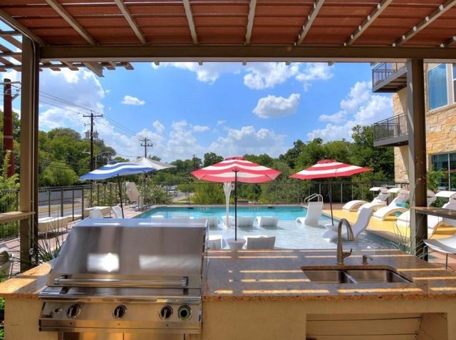 1900 Barton Springs RD 3031, Austin, TX 78704