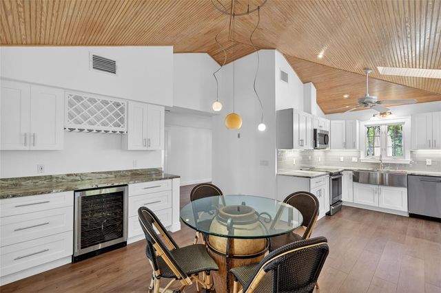 6851 LONGBOAT DRIVE S, Longboat Key, FL 34228