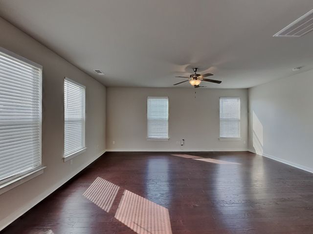 4937 Kingdom Dr, Murfreesboro, TN 37128