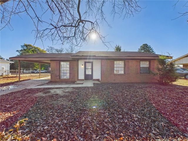 927 Fiske Drive, Fayetteville, NC 28311