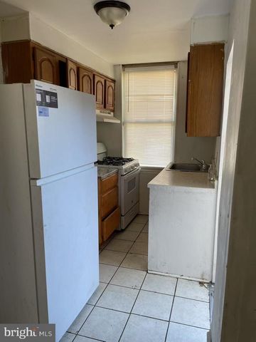 2073 CARVER ST, Philadelphia, PA 19124