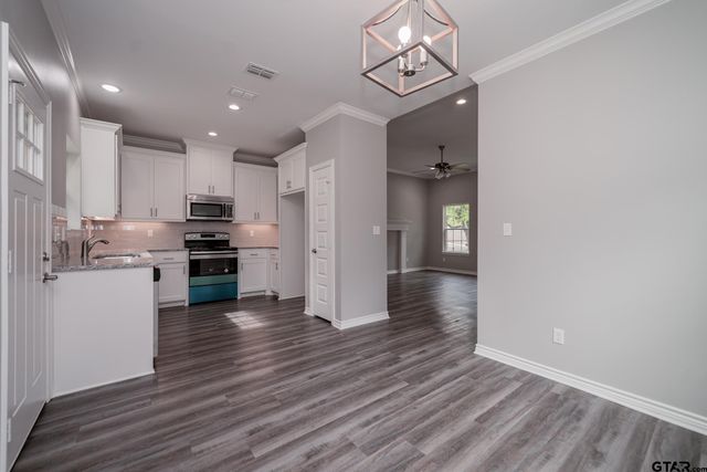 411 N Fuller Ave, Tyler, TX 75702