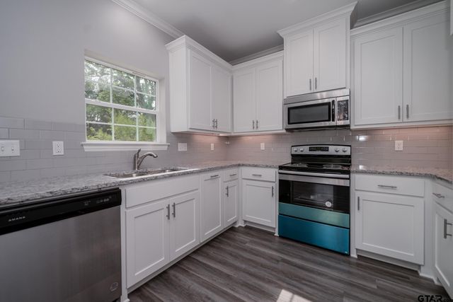 411 N Fuller Ave, Tyler, TX 75702