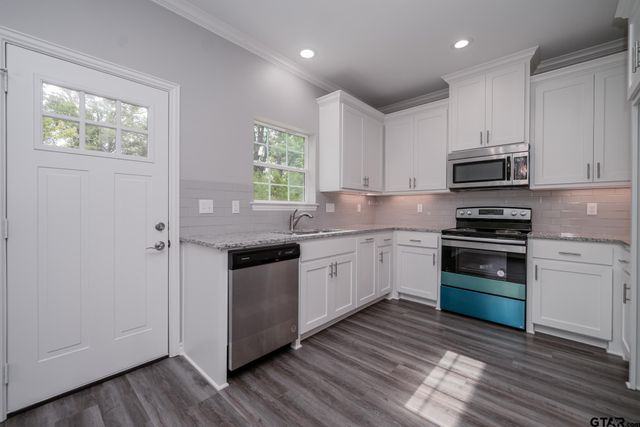 411 N Fuller Ave, Tyler, TX 75702