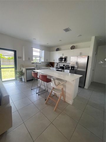 11942 SW 239th St, Homestead, FL 33032