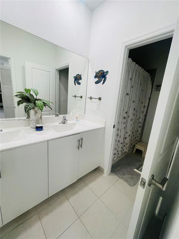 11942 SW 239th St, Homestead, FL 33032